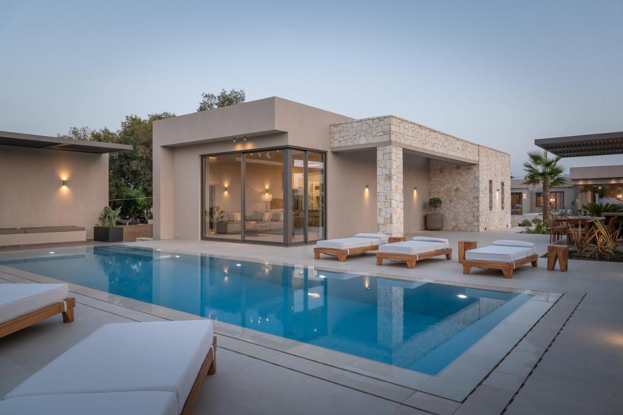 Artemis Seafront Villa, An Evanescence Sea Retreat, By Thinkvilla Tavronitis Exteriér fotografie