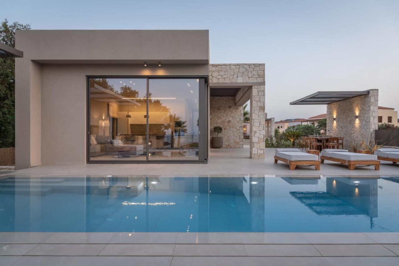 Artemis Seafront Villa, An Evanescence Sea Retreat, By Thinkvilla Tavronitis Exteriér fotografie