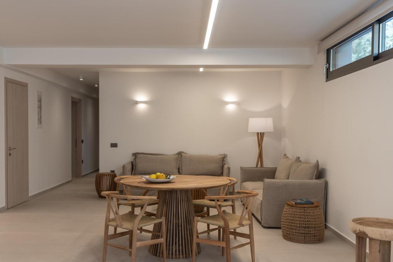 Artemis Seafront Villa, An Evanescence Sea Retreat, By Thinkvilla Tavronitis Exteriér fotografie